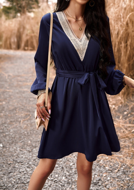 Women's elegant V-neck long-sleeved dress